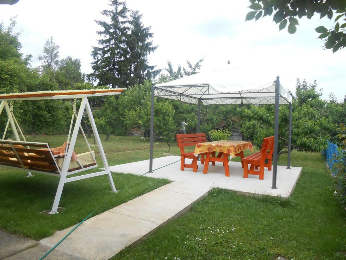 Nóra Apartman Balatonfuzfo Exterior foto